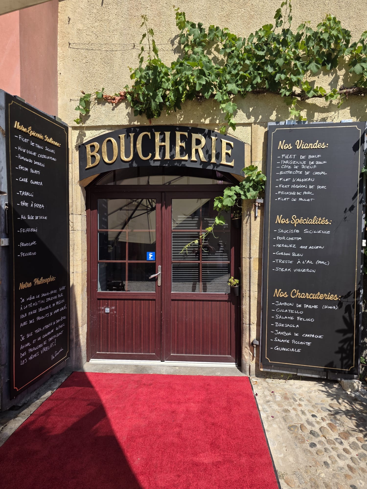 Entrée de la boucherie Vito Viande à Auvernier